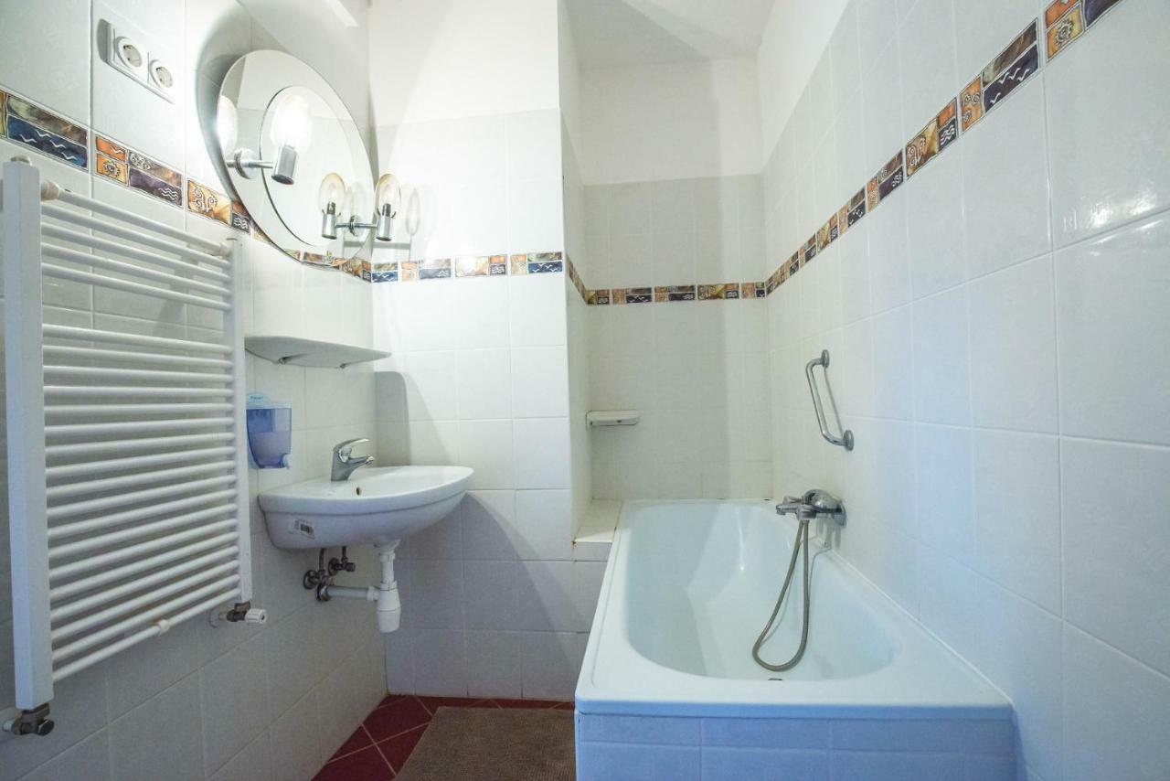 Kis-Gast Panorama Apartman ハイデゥソボスロー エクステリア 写真